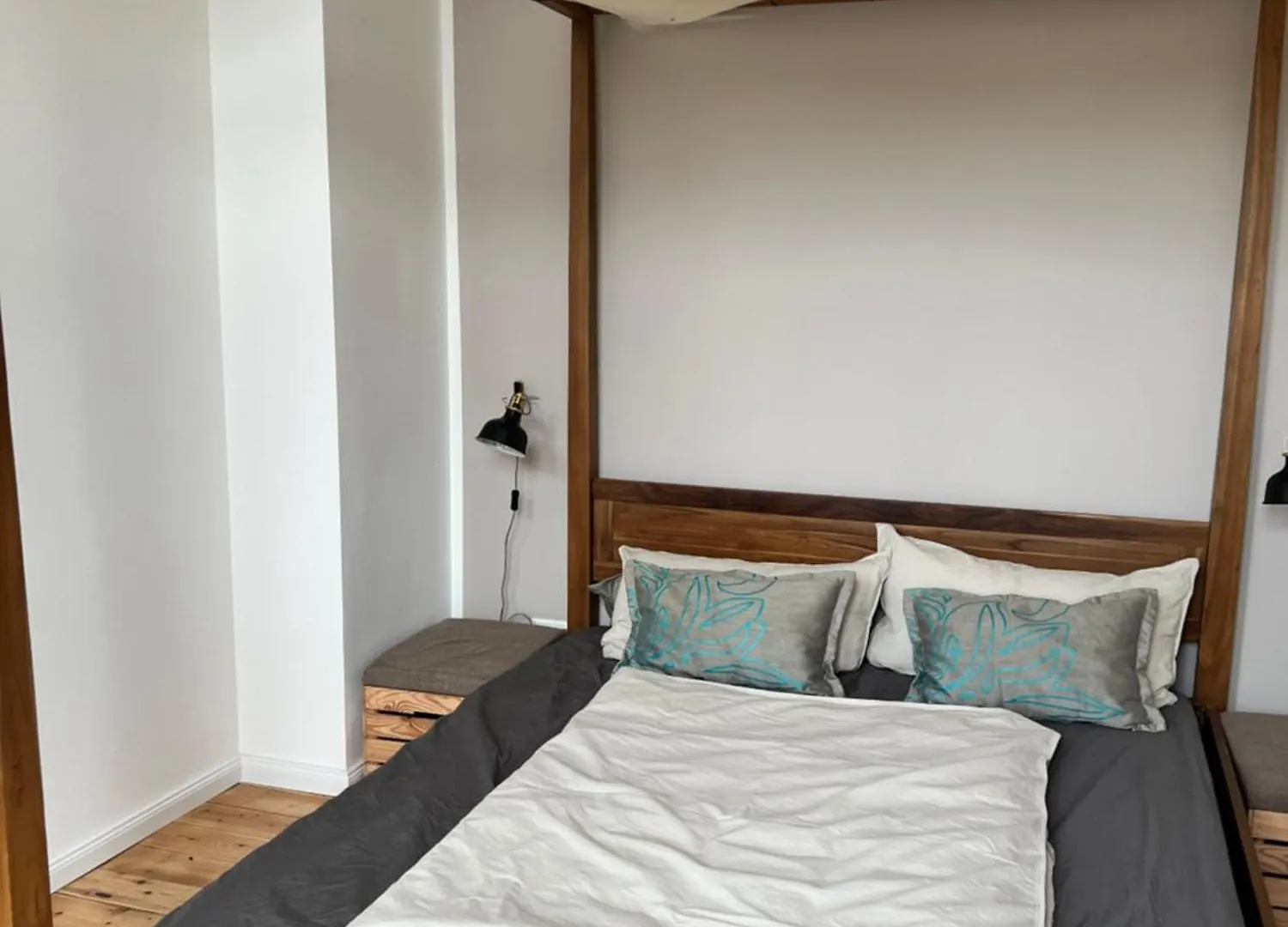 2 Zi Whg Zentral, Altbau, Renoviert 4P - Buchbar Bis 08-25 Lejlighed Hannover