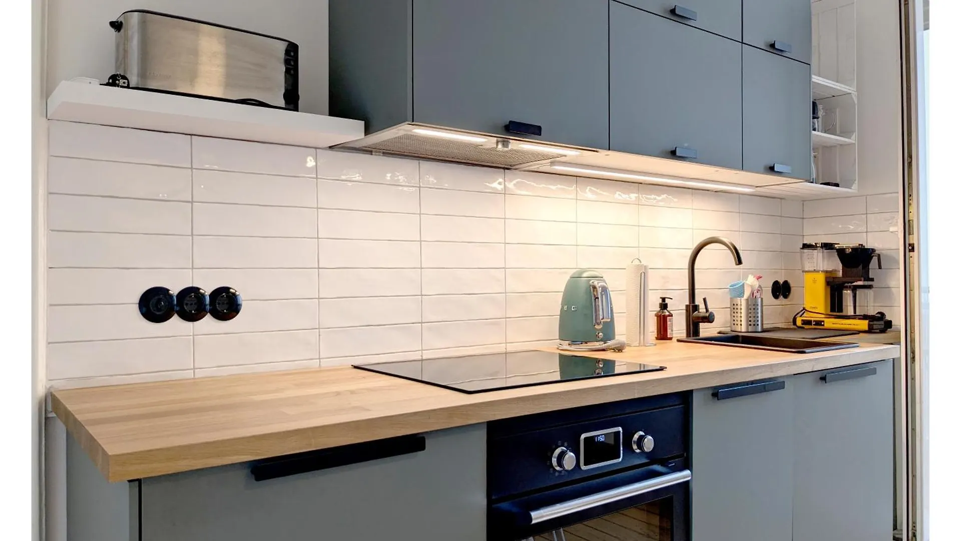 2 Zi Whg Zentral, Altbau, Renoviert 4P - Buchbar Bis 08-25 Lejlighed Hannover