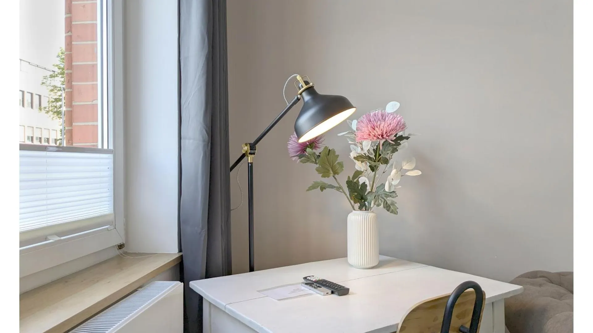 2 Zi Whg Zentral, Altbau, Renoviert 4P - Buchbar Bis 08-25 Lejlighed Hannover