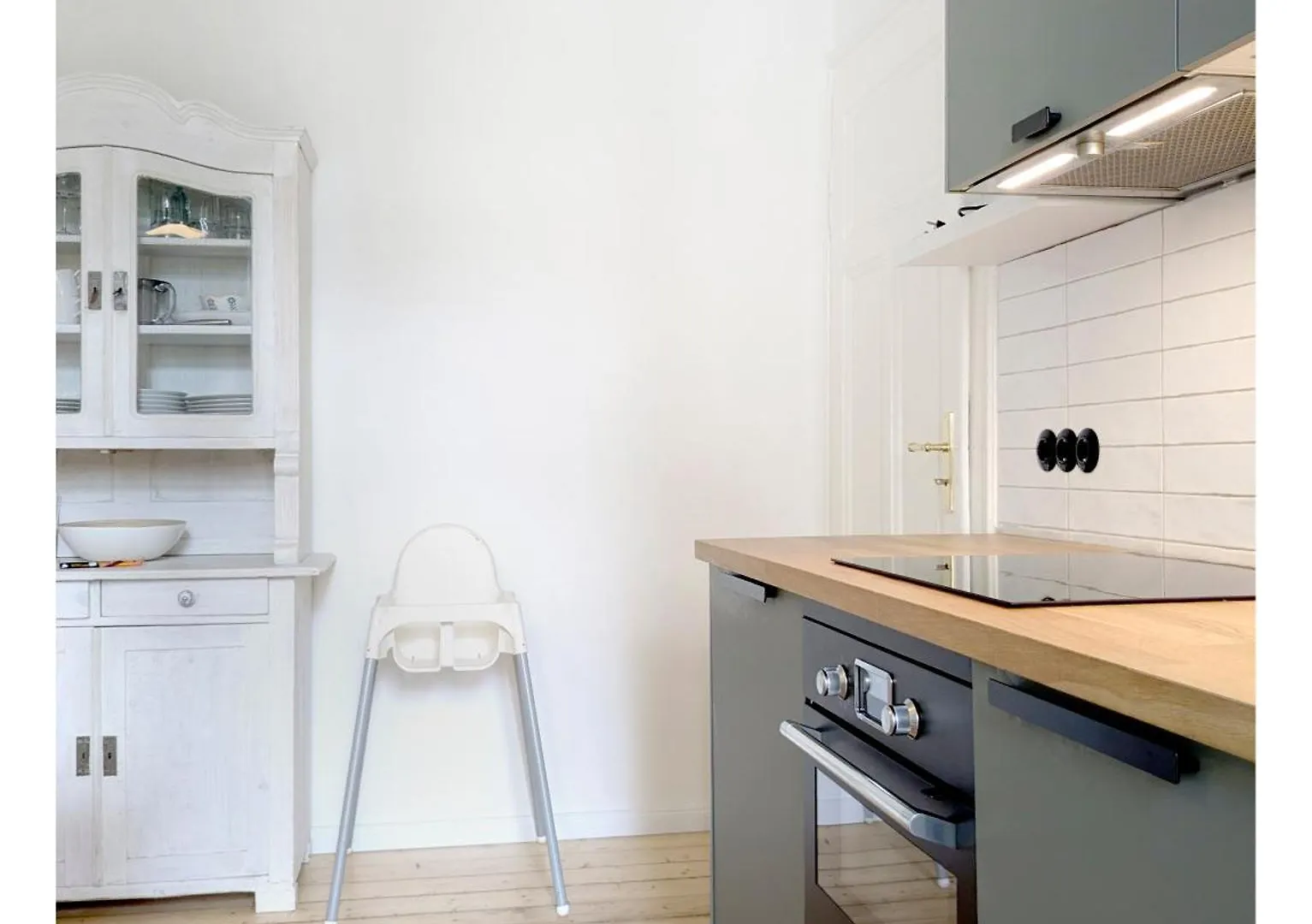 2 Zi Whg Zentral, Altbau, Renoviert 4P - Buchbar Bis 08-25 Lejlighed Hannover